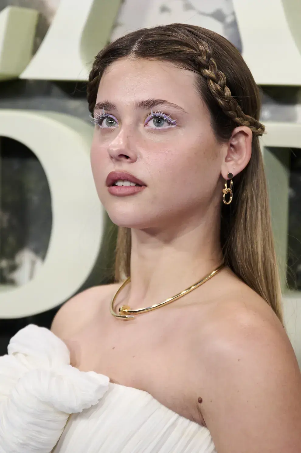 "Snow ice eyes": el maquillaje tendencia de Nicole Wallace en la premiere de “La casa de los espíritus”