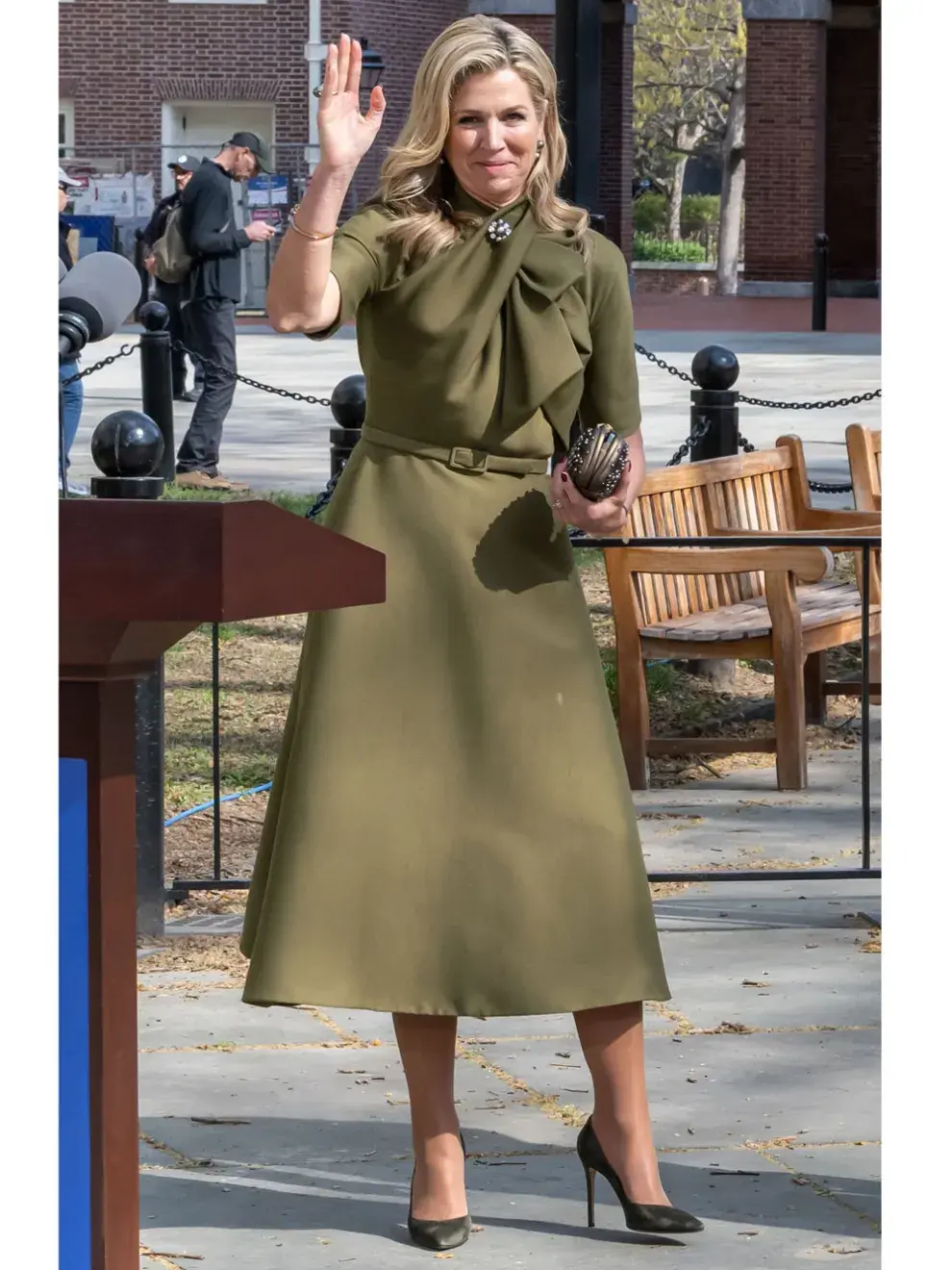 En cada aparición, Máxima de los Países Bajos convierte la moda en una herramienta de identidad —y también de estrategia.