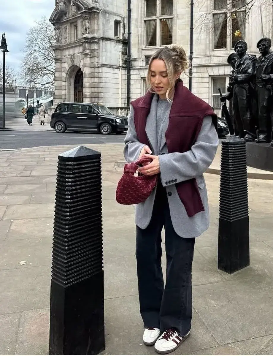 El borgoña es uno de los colores del año: ¿cómo usarlo y combinarlo?