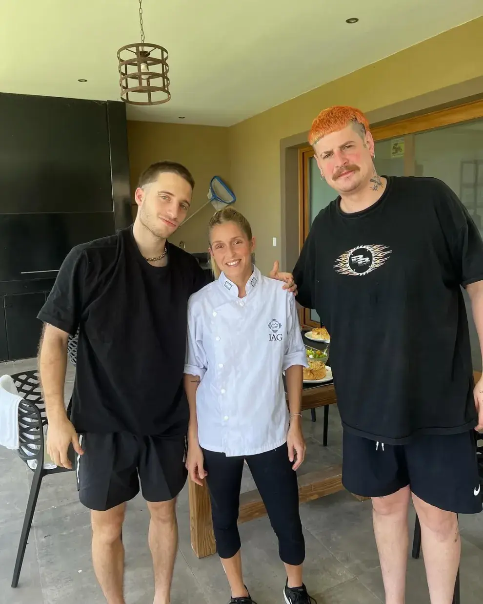 Foto de Lucía Scarpa con Wos.