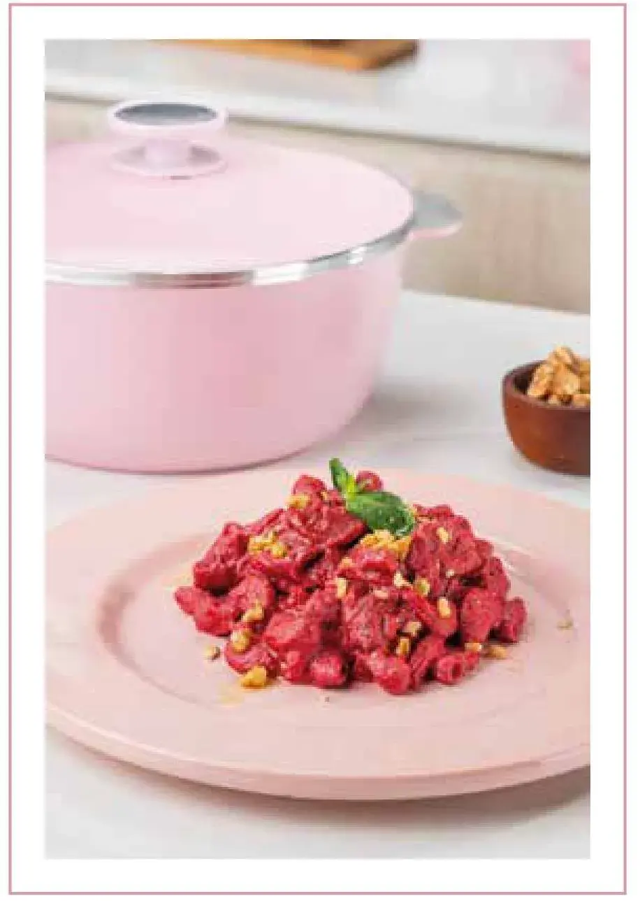 Fideos macarrones rosados