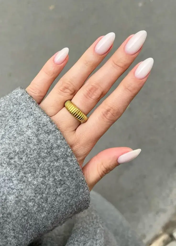 Foto de milky nails.