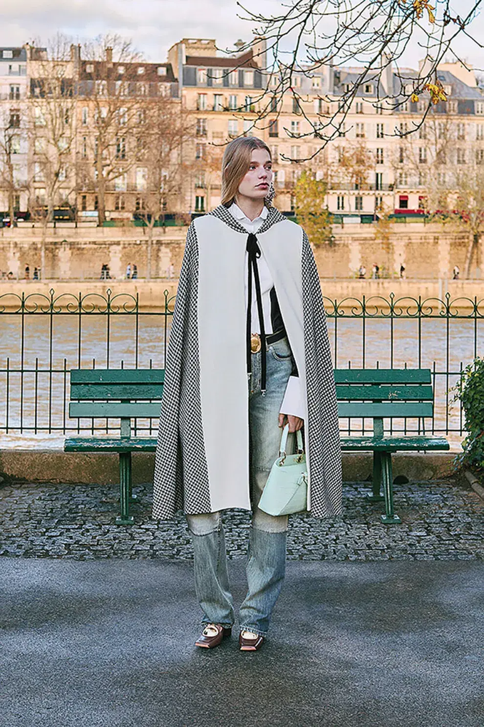 LA MODA TAMBIÉN SE HACE ECO DE ESTA TENDENCIA CON EL ESTILO POETCORE. 