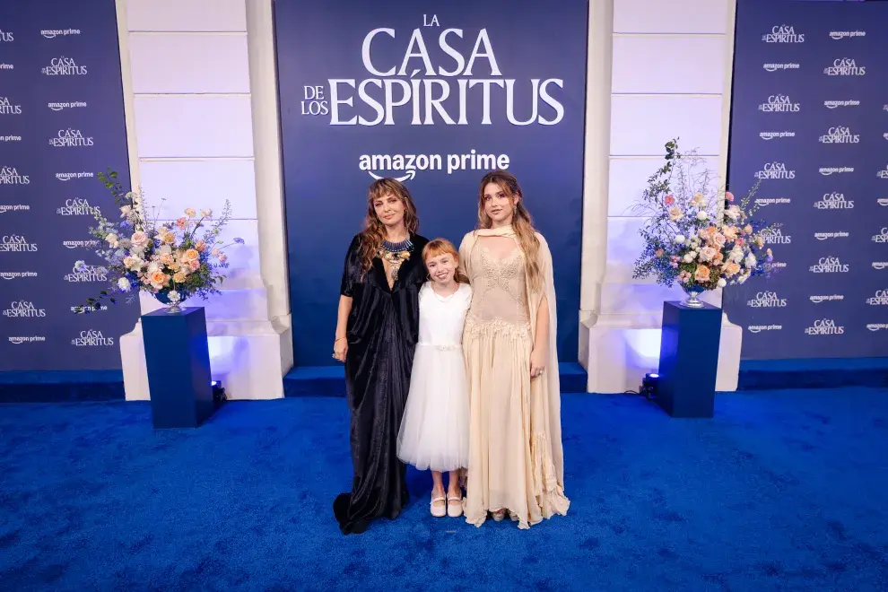 Dolores Fonzi, Francesca Turco y Nicole Wallace, las tres Claras de La casa de los espíritus 