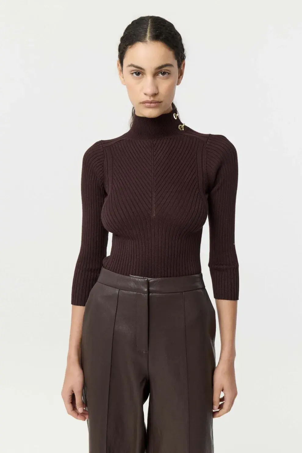 Una prenda súper ajustada, perfecta para vestirse en capas (MARKOVA $ 115,000)