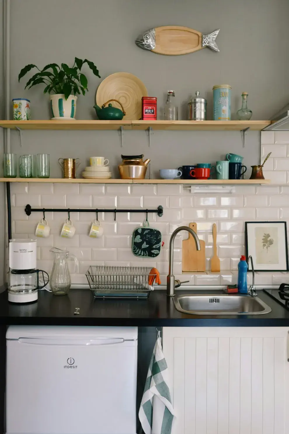 Foto de una cocina ordenada.