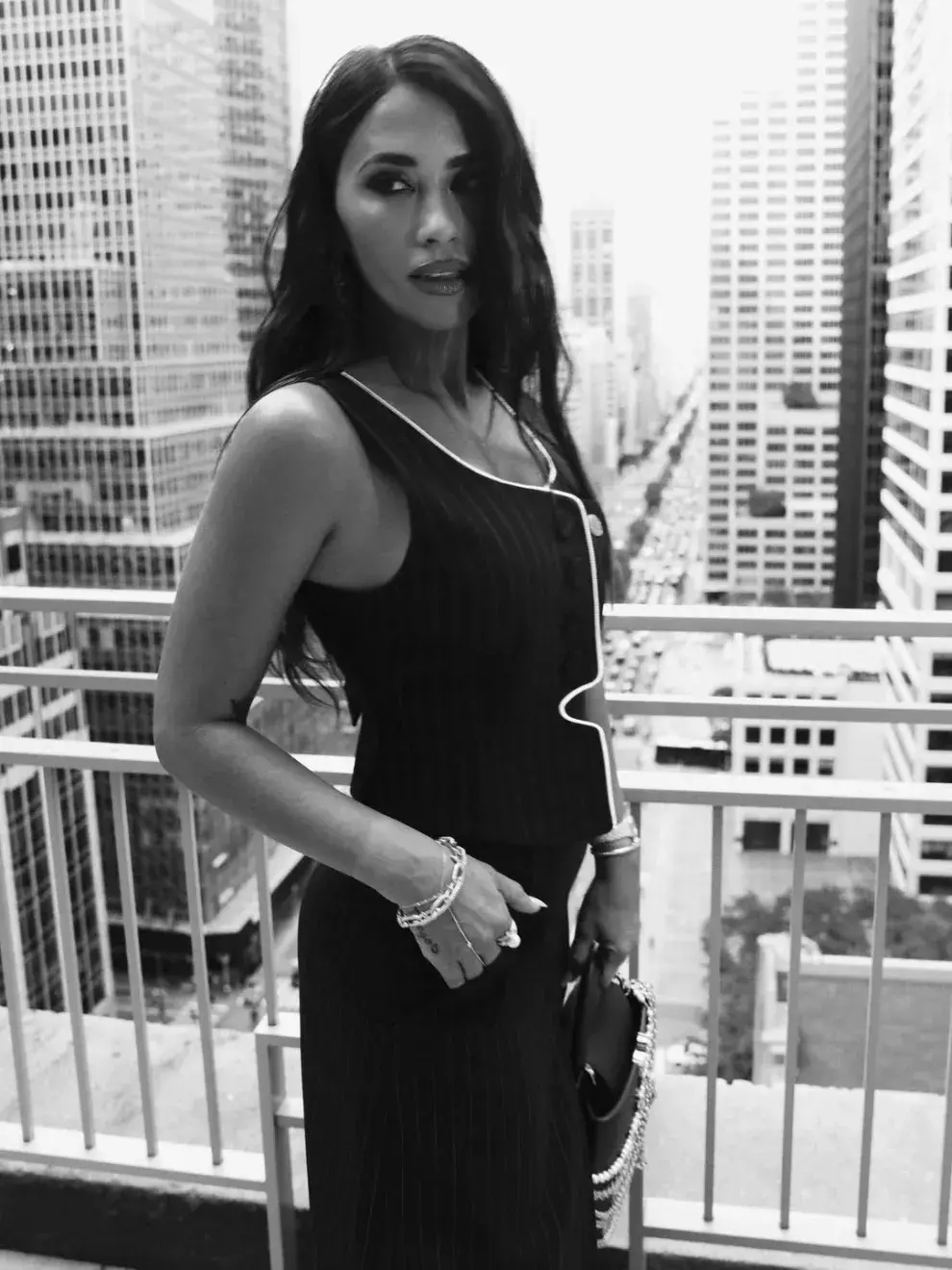 Antonela Roccuzzo volvió a captar todas las miradas durante su paso por Nueva York, donde asistió a un exclusivo desfile de Louis Vuitton y confirmó una vez más su lugar como referente internacional de estilo.