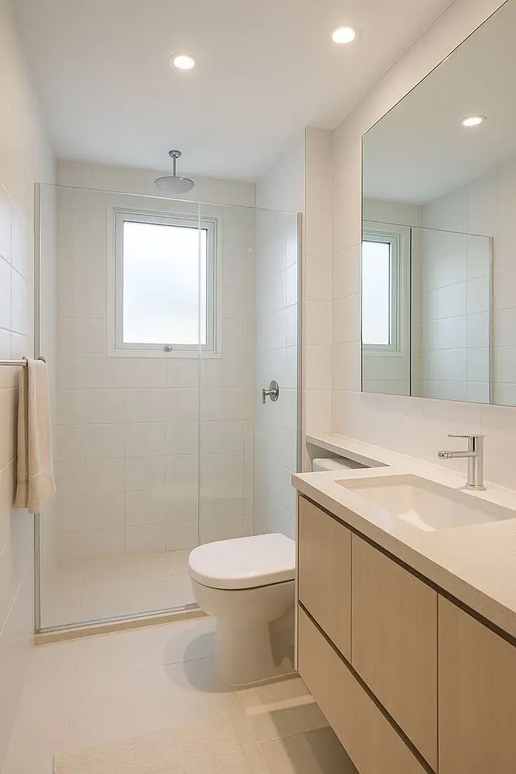 Baño estrecho: 5 ideas simples para que parezca más grande