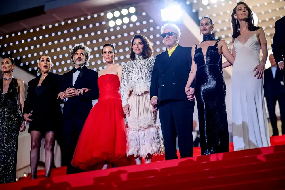 Foto de Leonardo Sbaraglia y el equipo de Amarga Navidad en Cannes 2026.