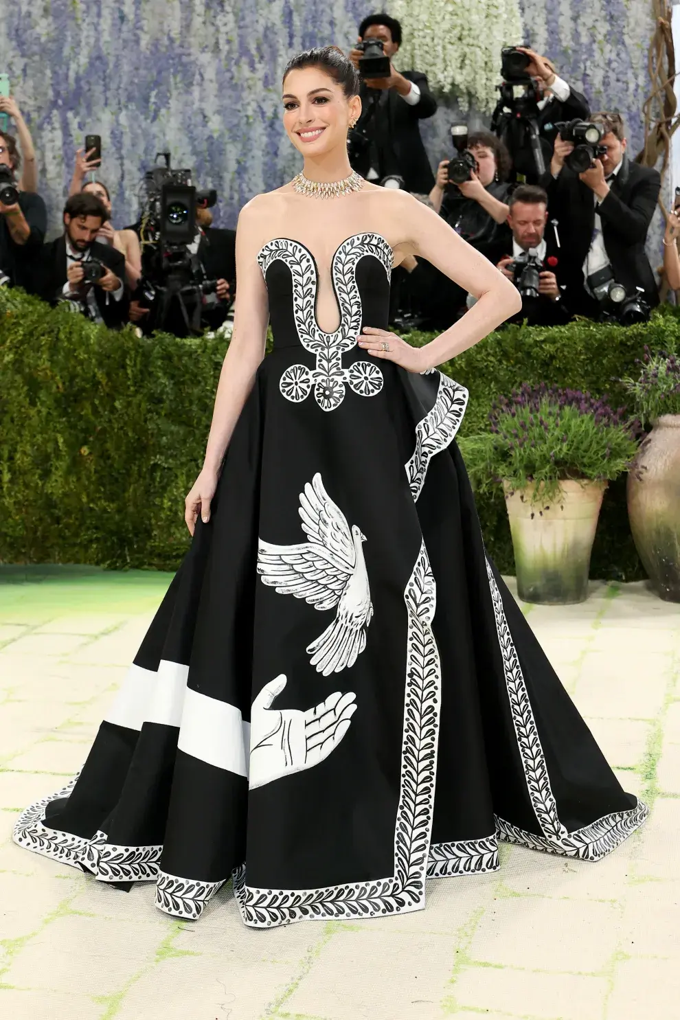 Anne Hathaway en la Met Gala 2026.