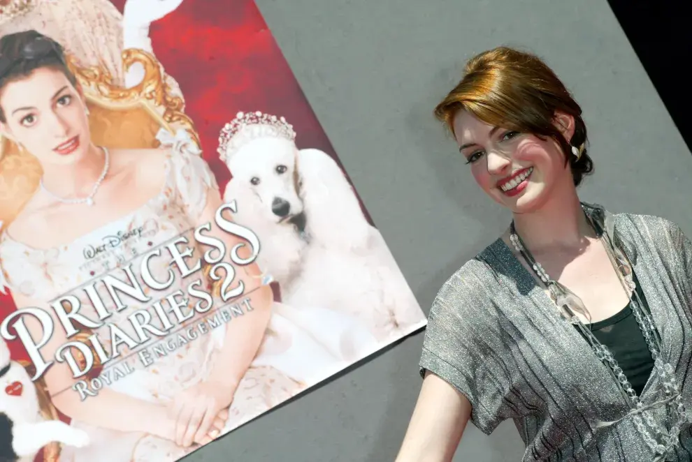 Foto de Anne Hathaway en la premiere de El diario de la princesa 2, en 2004.