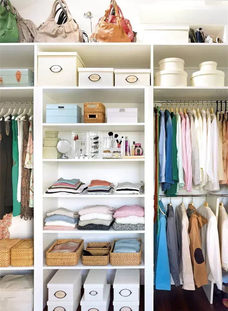 Armario en calma: 5 claves para elegir ropa sin desorden