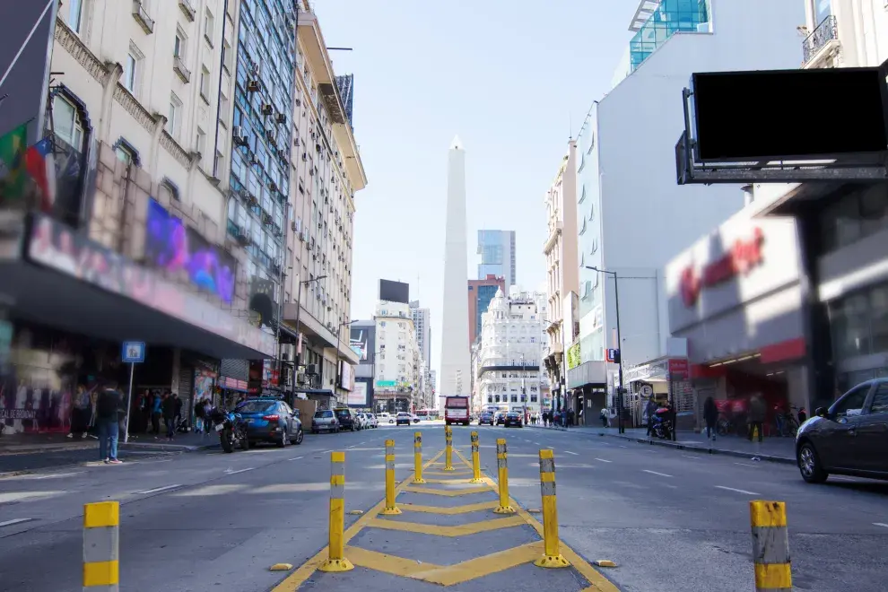 La celebración se extiende a lo largo de la Avenida Corrientes, que se convertirá en un gran paseo peatonal con música en vivo, intervenciones urbanas y una oferta gastronómica ampliada.