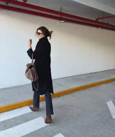 Juliana Awada demostró que el secreto del estilo effortless chic está en apostar por básicos bien combinados,