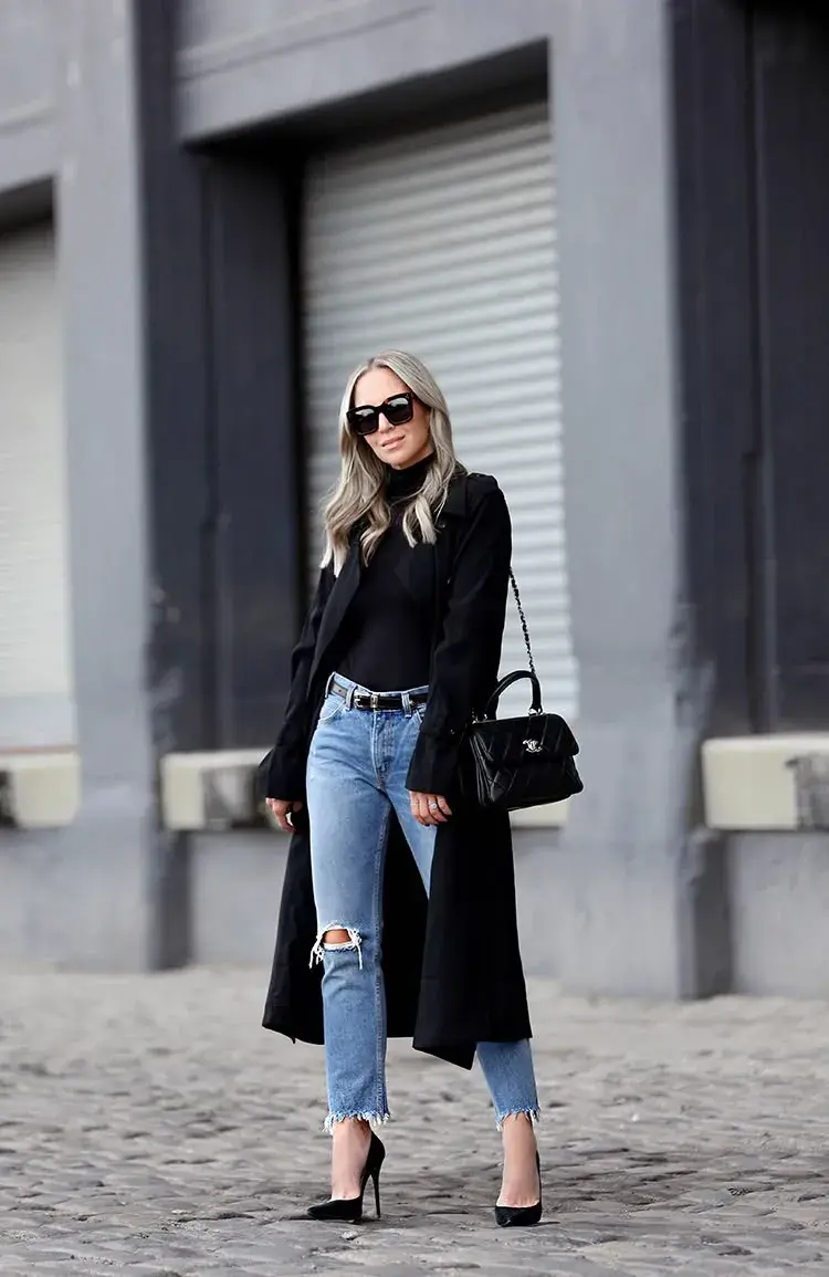 La tendencia se alinea con el revival Y2K que sigue dominando pasarelas y street style, aunque ahora con una estética mucho más limpia y sofisticada.