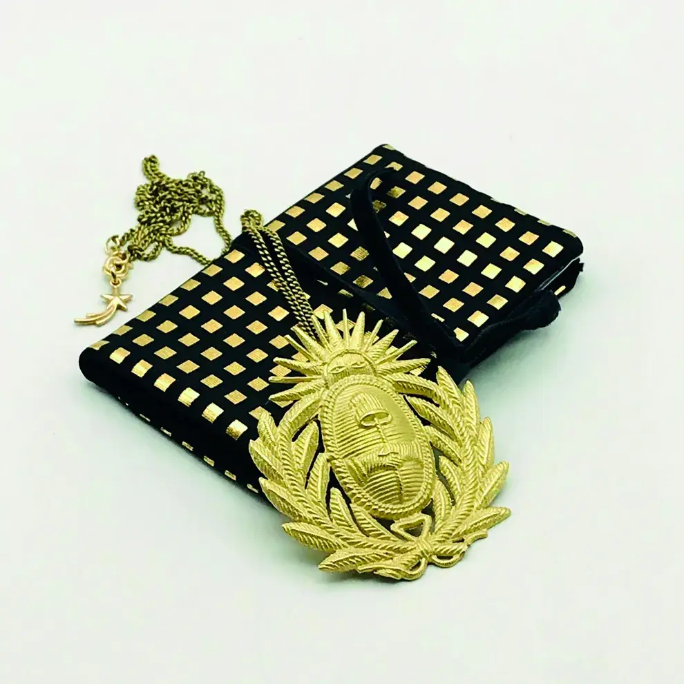 Collar escudo argentino