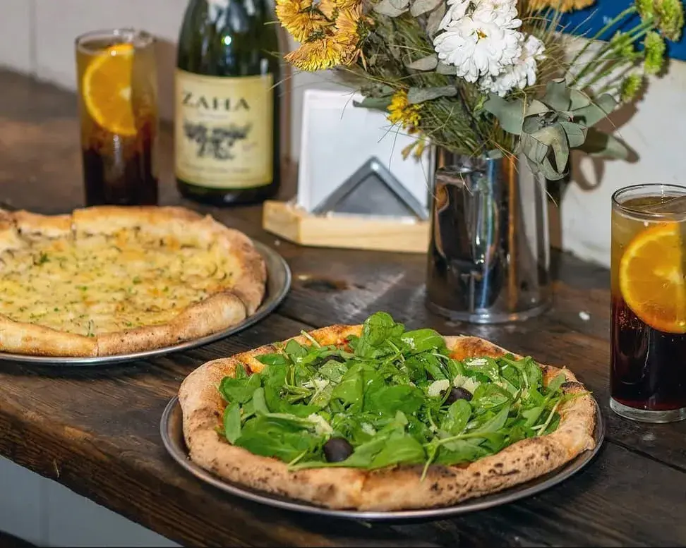Pizza porteña y vermú en Garito Loyola