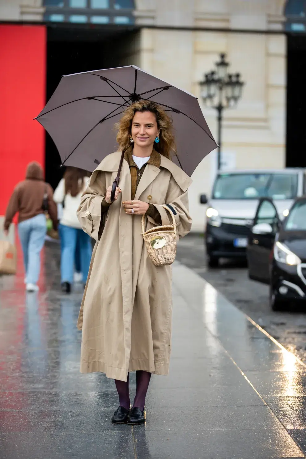 Trench coat: el curioso origen del abrigo que vuelve a ser tendencia en 2026