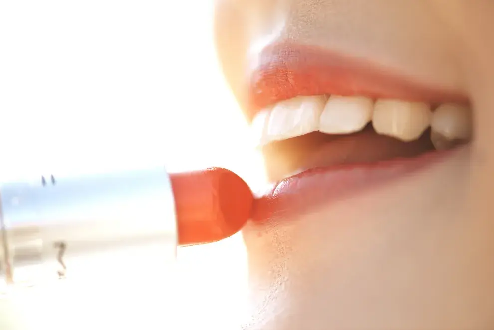 Tendencias 2026: labios full color, texturas sensoriales y acabados que transforman el makeup