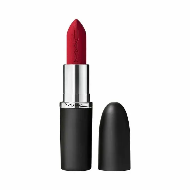 Un rojo profundo para sumar color en todo momento (MAC $57.725)