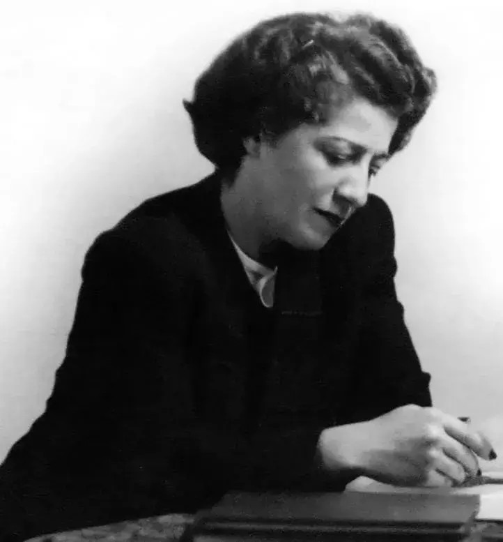 Magda Portal, escritora, gestora cultural, política, más conocida por su obra poética, publicó su única novela, La trampa, en 1957. 