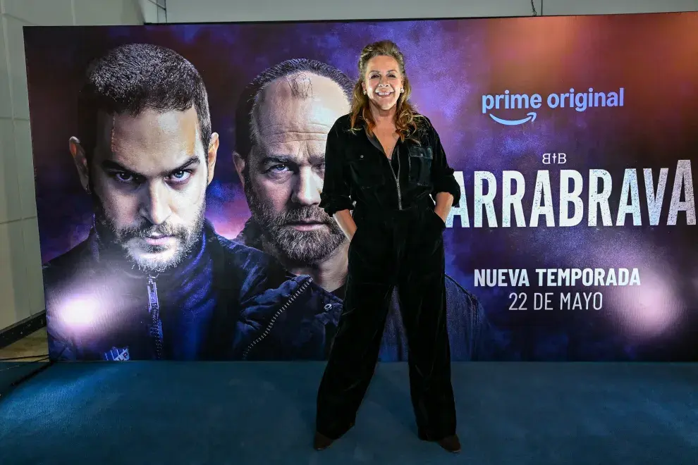 Foto de Mónica Gonzaga en el lanzamiento de la temporada 2 de Barrabrava.