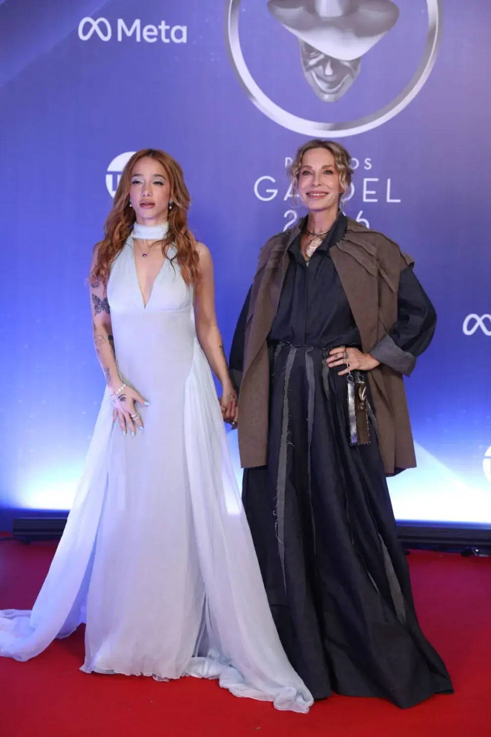 Ángela Torres y Gloria Carrá en la red carpet