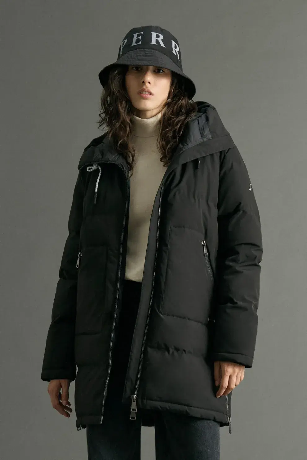 Un buen abrigo es perfecto para empezar el invierno (PERRAMUS $287.200,00- PRECIO CON DESCUENTO)
