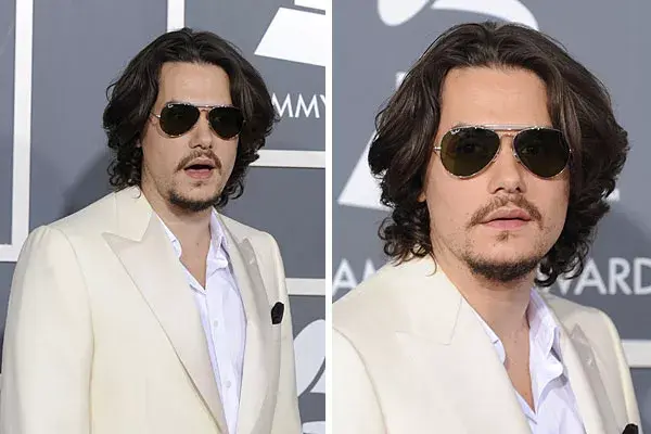 John Mayer: un pelo rebelde que acompaña su look de roquero. La combinación perfecta