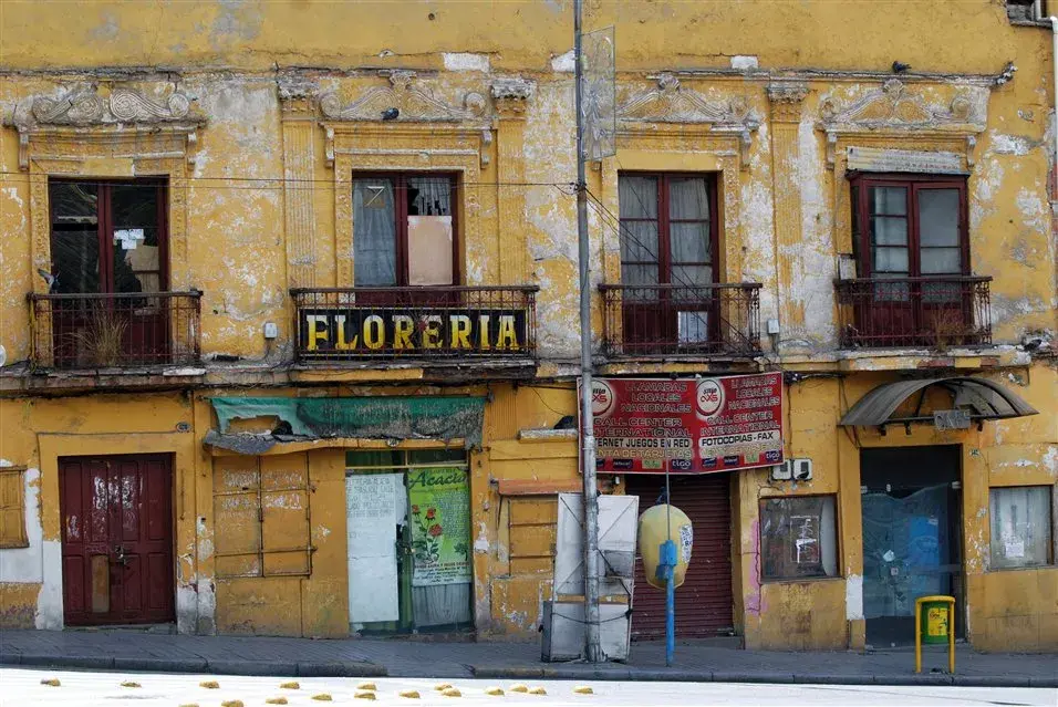 Fachadas frente a la plaza Murillo, a la espera de trabajos de restauración