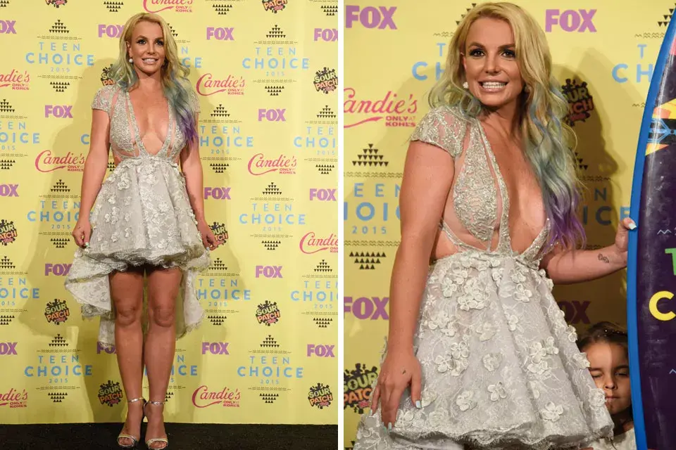 Britney Spears se llevó el premio a icono del estilo. ¿Le hizo honor a su nominación? Parece que no. Atravesó la red carpet con mechas de colores y un vestido con mucho escote, transparencias y cola