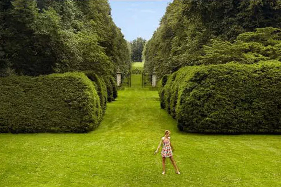 Emma Landen fotografiada por Sebastián Faena