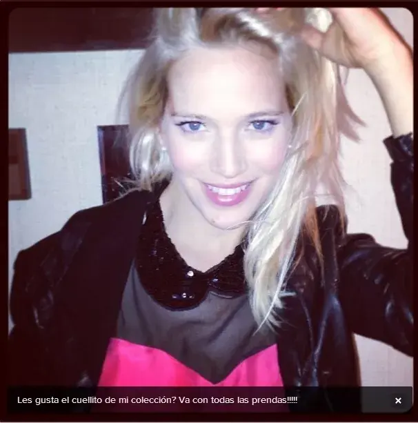 La actriz siempre le muestra sus looks a sus seguidores