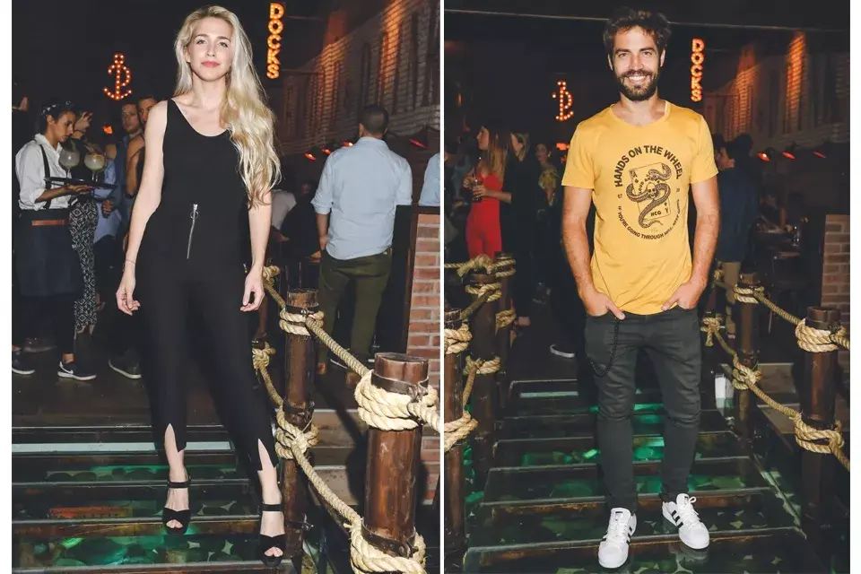 Soledad Fandiño y Benja Alfonso estuvieron en la apertura del nuevo bar Docks: Seafood and Drinks. Nos copó el look en total black de Sole, y amamos su melena eterna