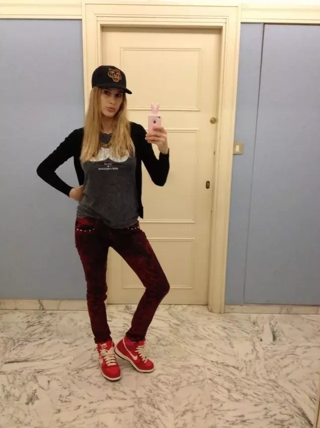 La modelo muestra sus looks a sus seguidores