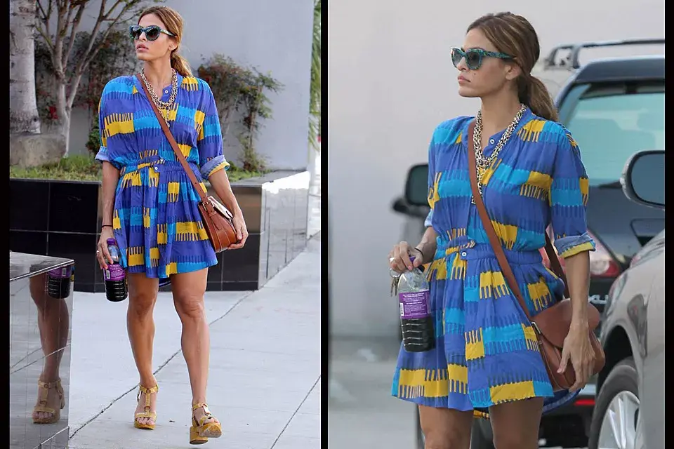 Eva Mendes se anima los vestidos chemises de estampas coloridas para salir a pasear por las calles de Los Angeles