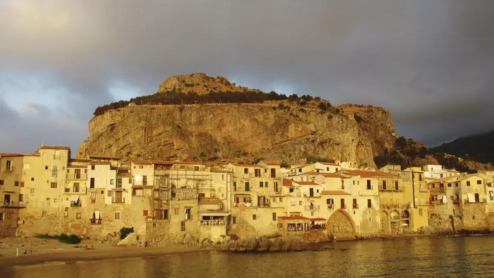 Cefalú, uno de los pueblos cercanos para visitar