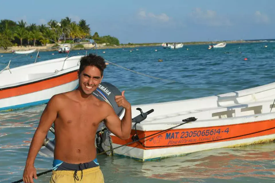 Andrés, en las playas de México