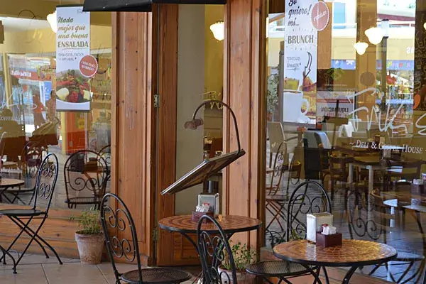 La fachada de Frik''''s Deli Coffee House
