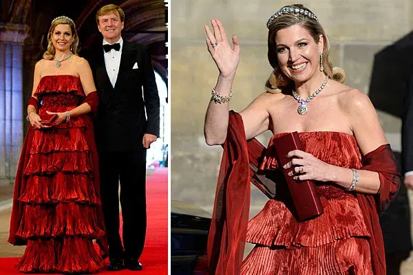 De rojo, con un diseño de Laventino