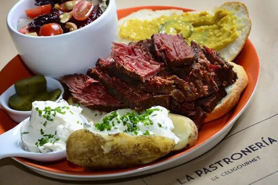 Cien por cien gluten free, con pizzas a la parrilla, tartas, ensaladas y sándwiches