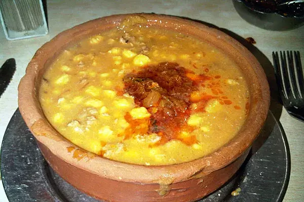 El locro, un clásico de Ña Sarapia para el 25 de mayo