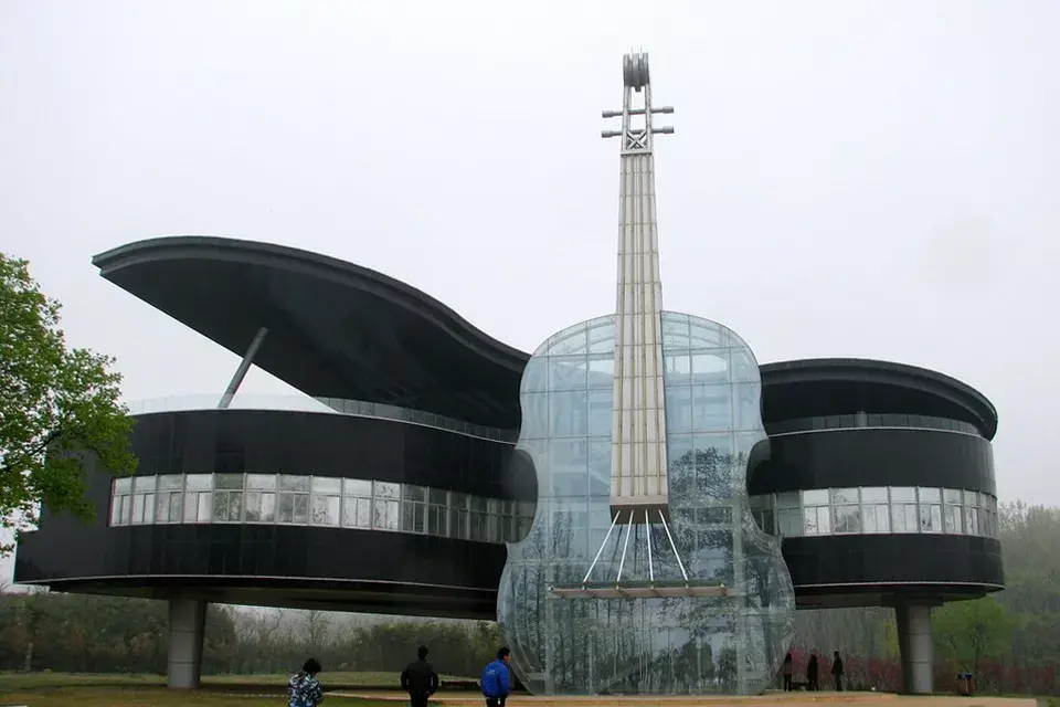 ¿Su nombre? The Piano House. Se encuentra en China y se construyó con la idea de atraer al turismo. El sitio ideal para los amantes de la música