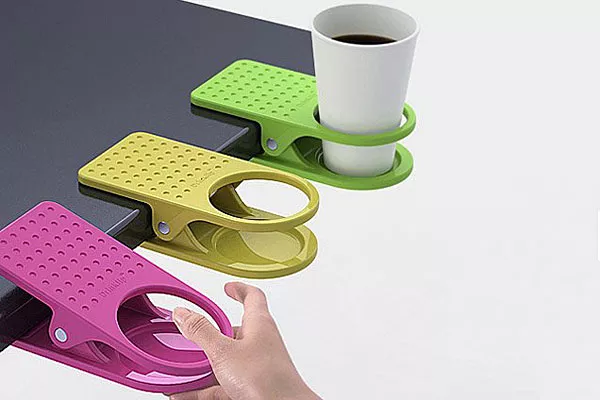 Ganchos para tener tu apoya-vaso en cualquier parte. Un accesorio práctico para los que no tienen tiempo para desayunar en casa