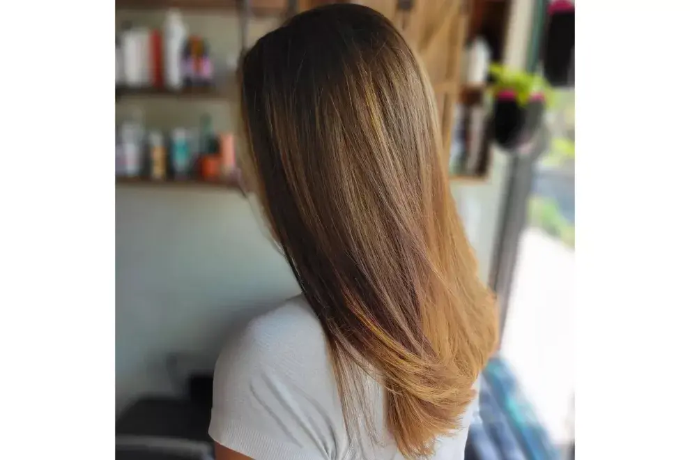 Lacio con iluminaciones. Instagram: @liz_hairbeauty