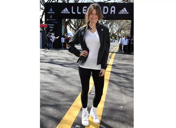 Qué bien que le queda el look sporty a Marcela Kloosterboer, que participó en la maratón de Adidas