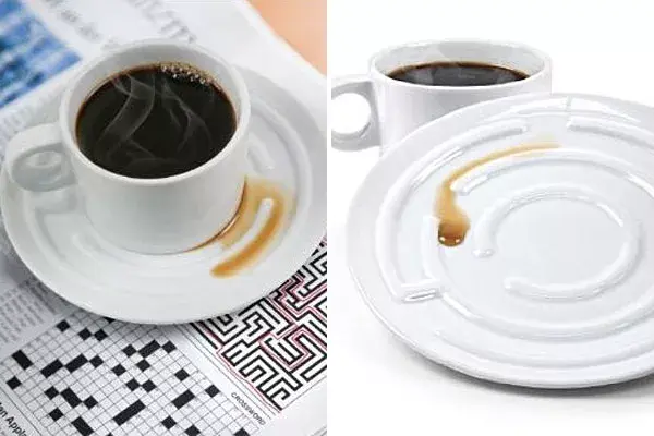 Una taza original, con un laberinto en su plato, para jugar con la gotita de café