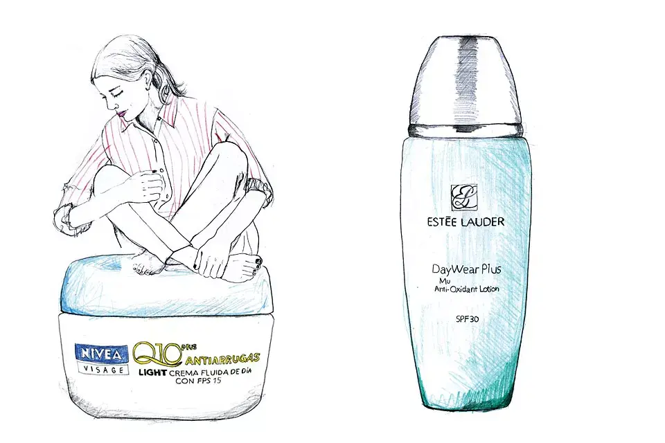 Q10, crema facial de noche, ($108, Nivea). Day Wear Multi-Protection Anti-Oxidant Crème ($1245, Estée Lauder)