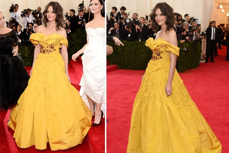 Katie Holmes se lució como siempre, con un vestido de Marchesa fiel al dress code