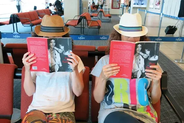 ¿Podés creer que nos llevamos el mismo libro? "Éramos unos niños" de Patti Smith